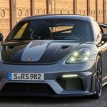 Reviewing the new 2022 Porsche 718 Cayman GT4 RS